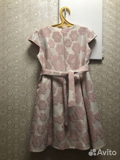 Платье праздничное для девочки 116-122 разм