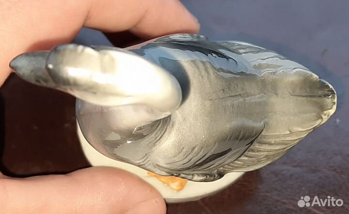 Фарфоровая статуэтка Гусь