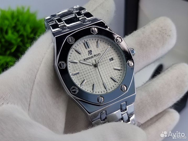 Новые мужские наручные часы