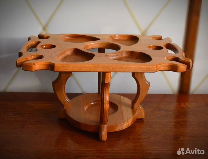 Винный столик из дерева