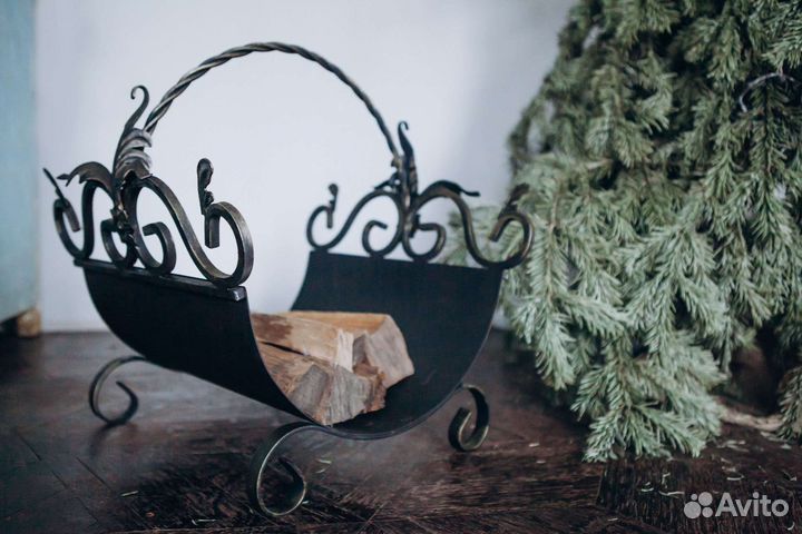 Кованая дровница Афродита