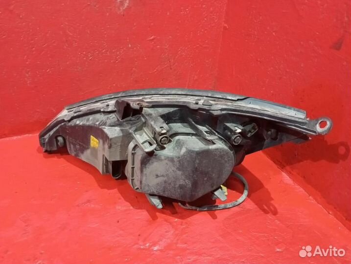 Форд Фокус 1 фара правая depo