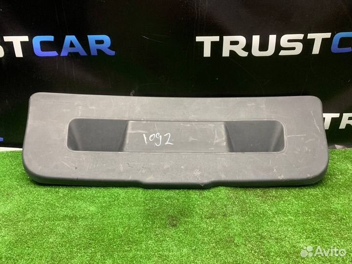 Обшивка крышки багажника renault logan 2