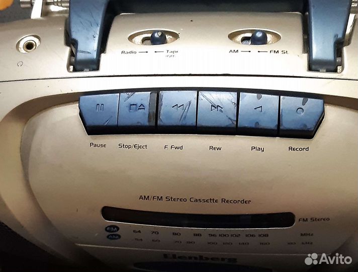 Кассетный магнитофон