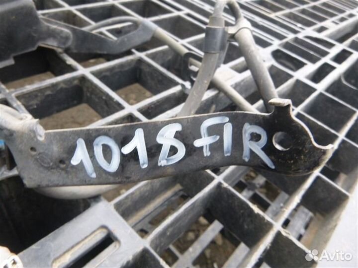 Датчик abs передний правый Lexus Ls600Hl UVF46