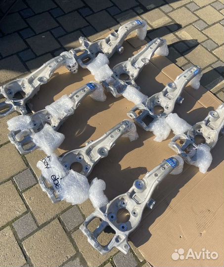 Кулак передний tesla S