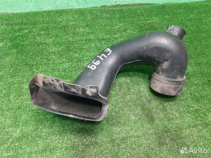 Воздухозаборник Suzuki Grand Vitara 2010