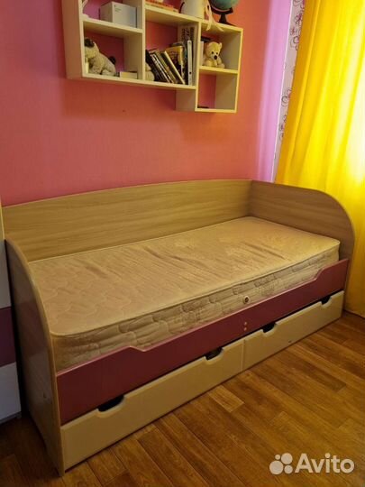 Комплект детской мебели для девочки