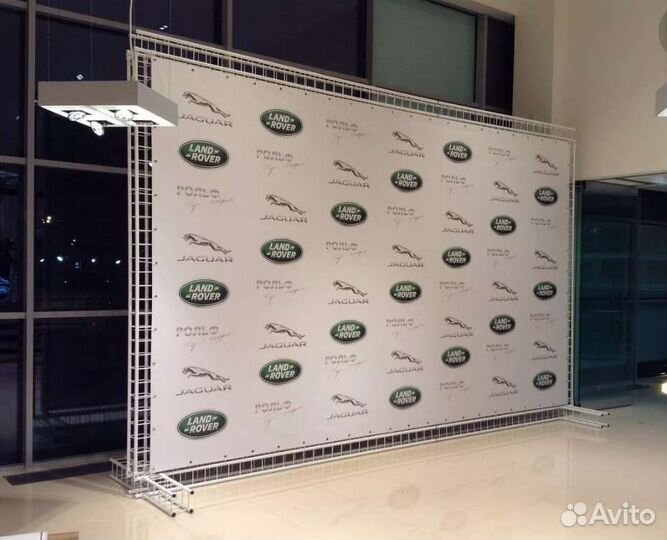 Лототроны, дорожки красные и баннерные каркасы