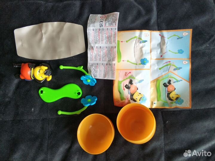 Игрушки из киндера большая (2 пчёлки, 1 пингвин)