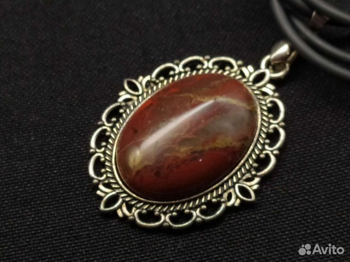 Кулон с натуральным камнем (Уральская Яшма)