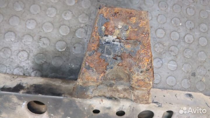 Балка под радиатор Nissan Juke