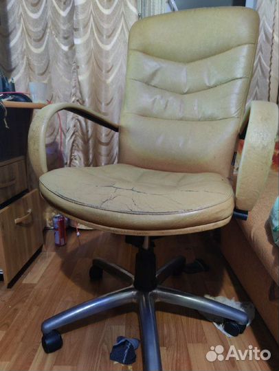 Компьютерное кресло