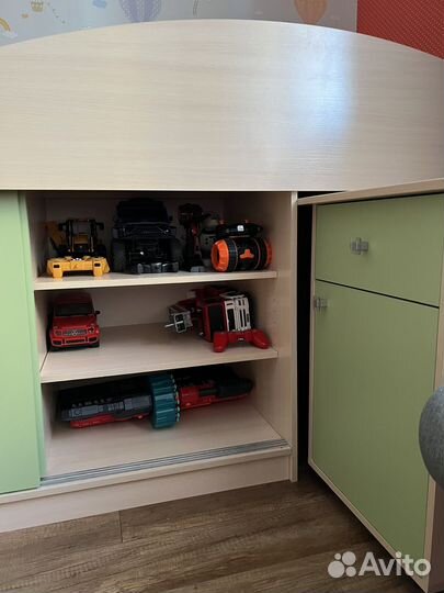 Детский мебельный гарнитур