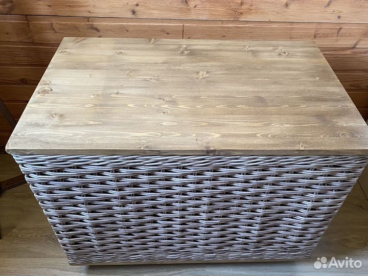 Сундук плетеный