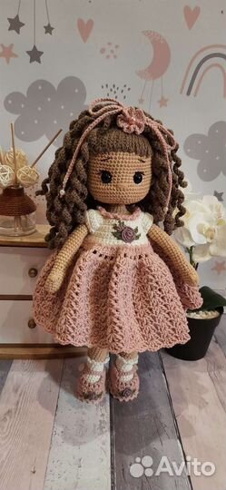 Вязаная кукла ручной работы