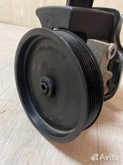 Насос гидроусилителя руля Mercedes Benz C200 W203