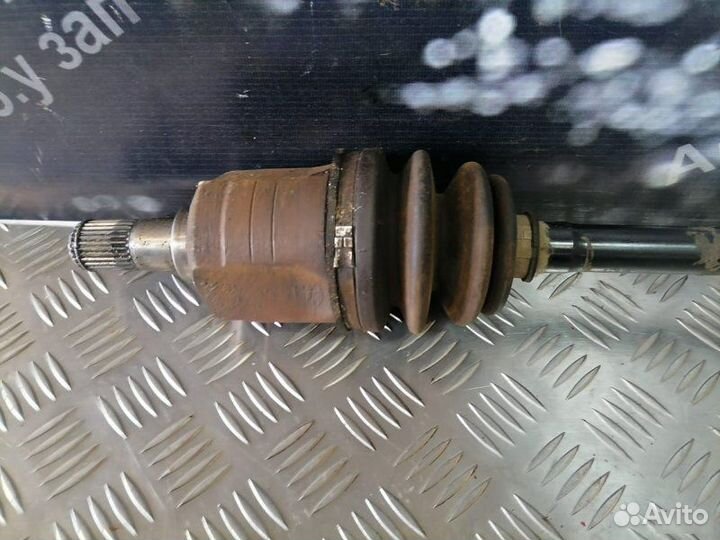 Полуось левый Kia Carens 2.0 2002-2006