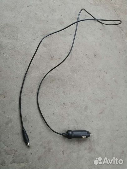 Зарядка, круглый штекер