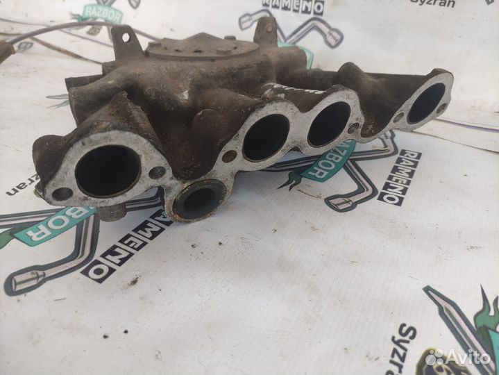 Коллектор впускной Volkswagen Passat B3