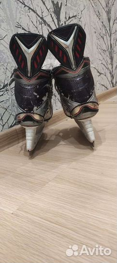 Коньки хоккейные