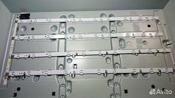 Телевизор на запчасти Samsung UE32EH5307K