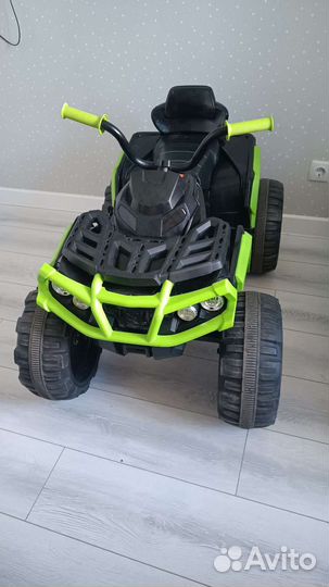 Детский квадроцикл на аккумуляторе
