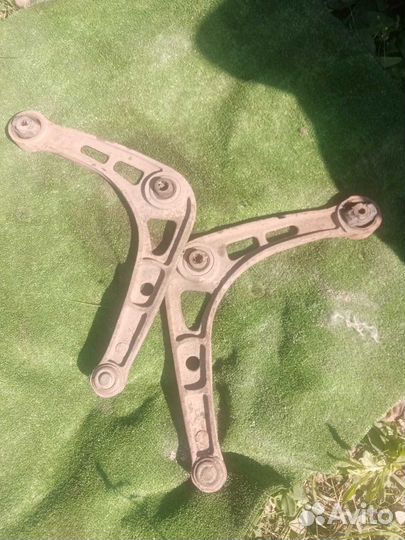 Рычаг передний Renault Laguna 1