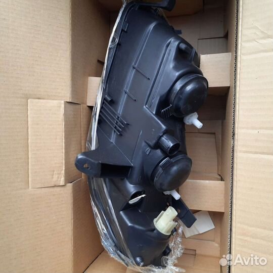 Правая фара Opel Omega B дорест