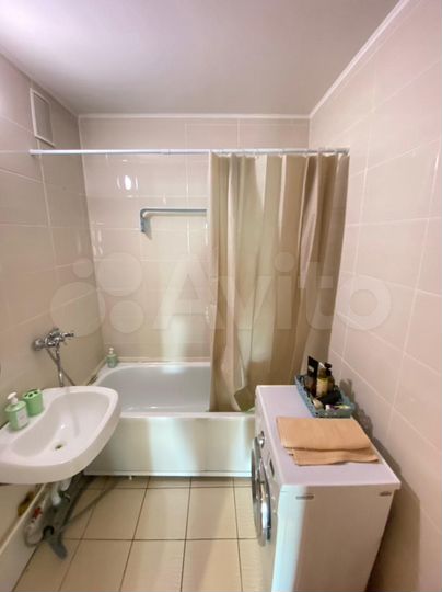 2-к. квартира, 64 м², 8/17 эт.