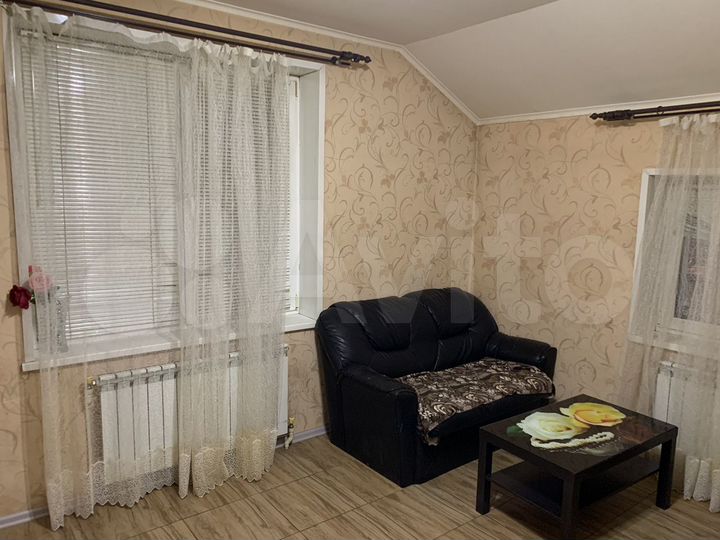 2-к. квартира, 54 м², 2/2 эт.