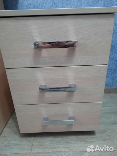 Компьютерный стол