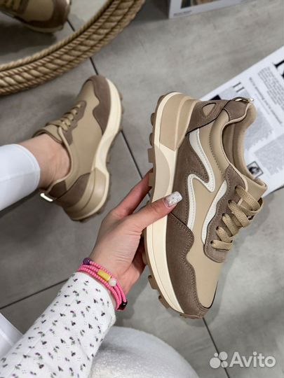 Новые кроссовки