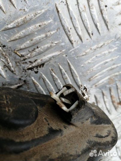 Суппорт задний левый Volkswagen Tiguan 5N1 1.4