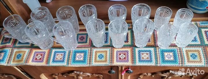 Хрусталь : Рюмки 4 шт, стаканы 6 шт, кружки 5шт