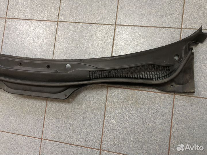 Решетка стеклоочистителя Жабо Volvo S40 C30 C70 V5