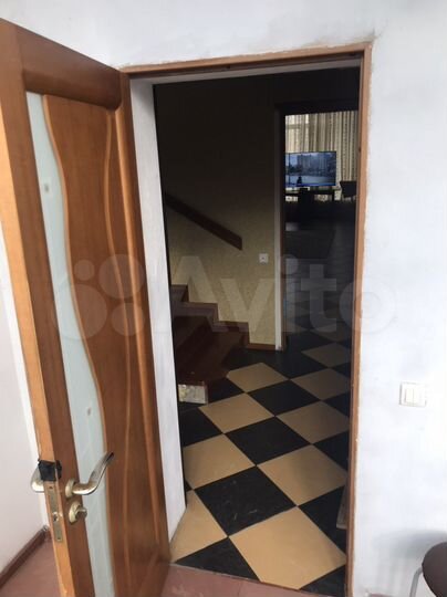 Дом 198 м² на участке 6 сот.