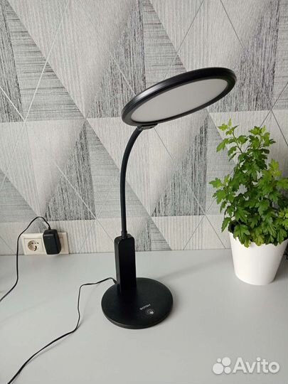 Лампа настольная