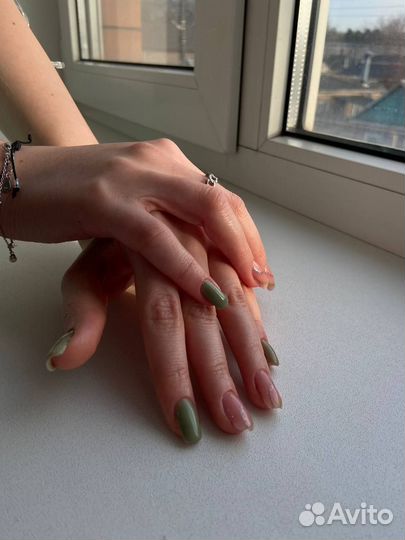 Модель на маникюр