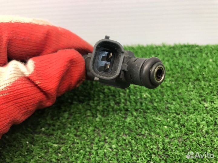 Форсунка инжекторная Audi A8 D3 BFM 2005