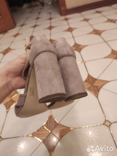 Босоножки 38р