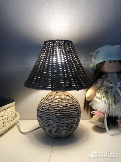 Лампа настольная