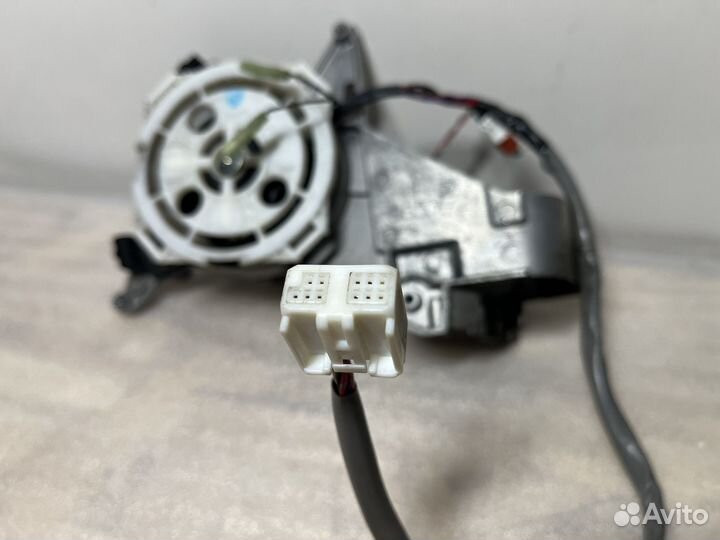 Крепление моторчиков L зеркала Toyota Prado 150