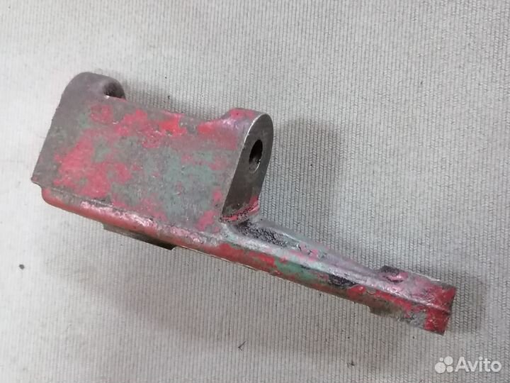 Кронштейн генератора Mazda 323 E5 1.5 1980-1989