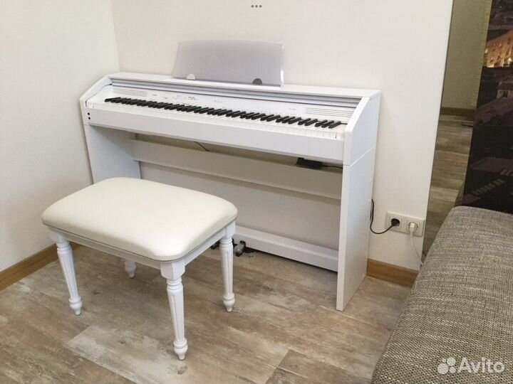 Банкетка белая для цифровых пианино и синтезаторов