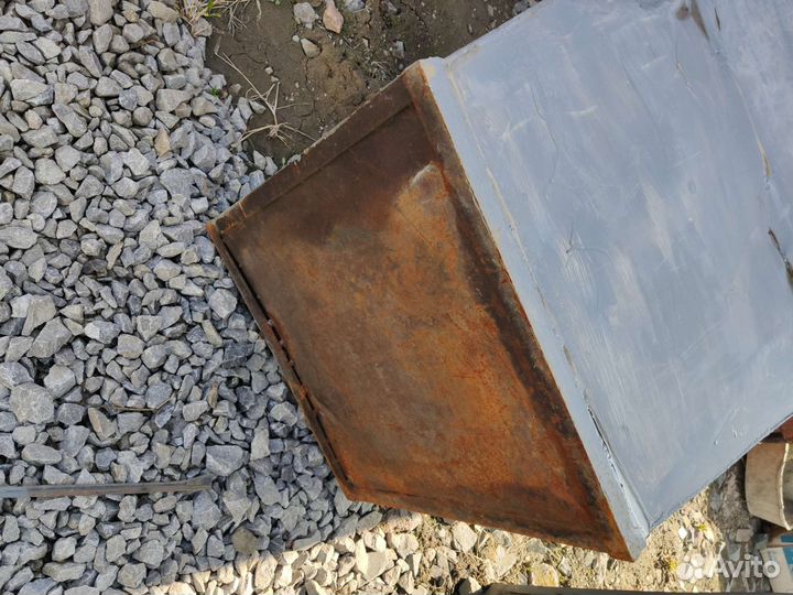 Мусорный контейнер, бак