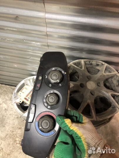 Блок переключения печки на чери тиго 2010г