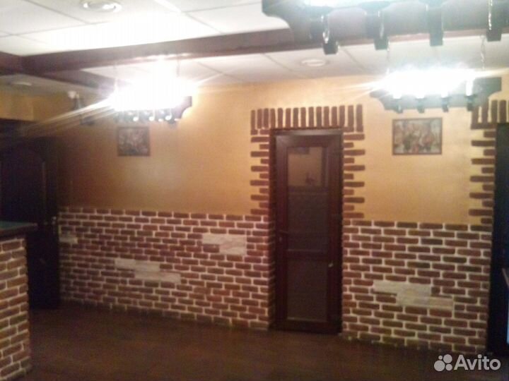 Помещение общественного питания, 305 м²