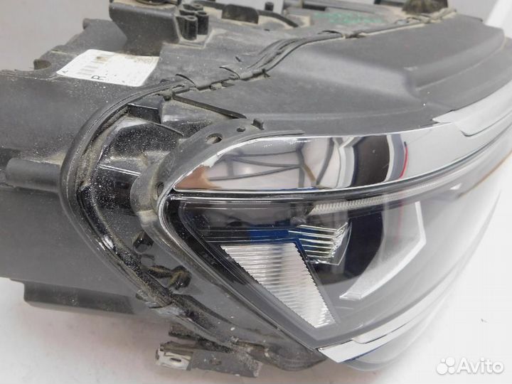 Фара правая Volkswagen Tiguan
