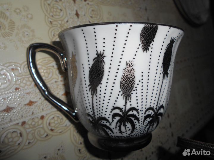 Набор чашек на подставке